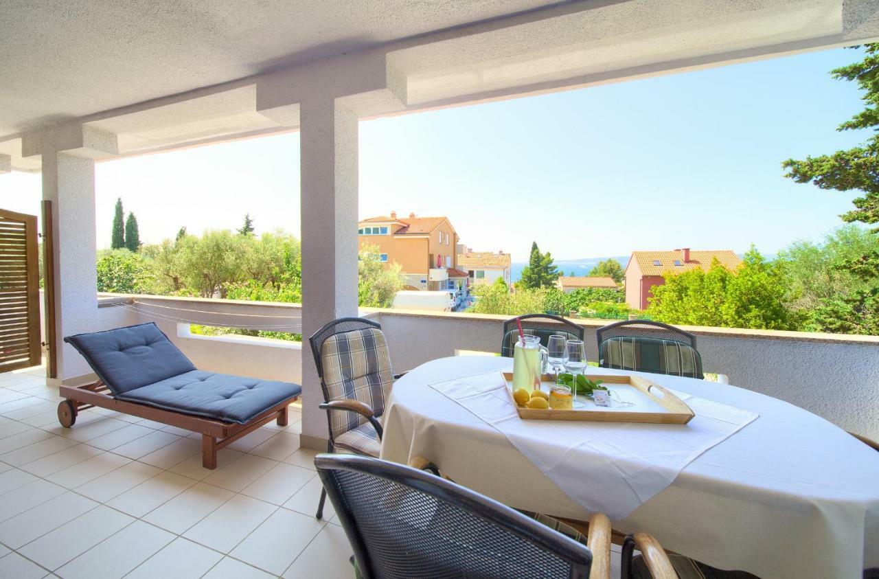 Apartments Loncar Krk Town Exterior photo